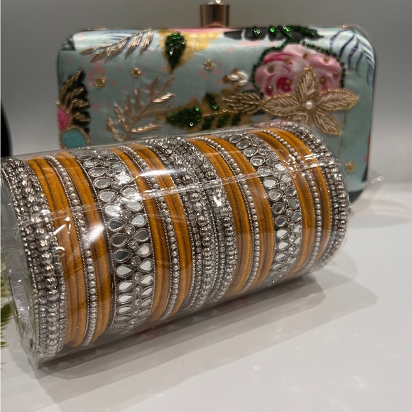 Velvet bangle - Picture 2 of 2